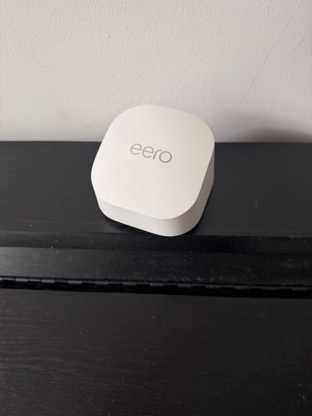 Eero 6+ WiFi Router White Mesh Router - Picture 3 of 4